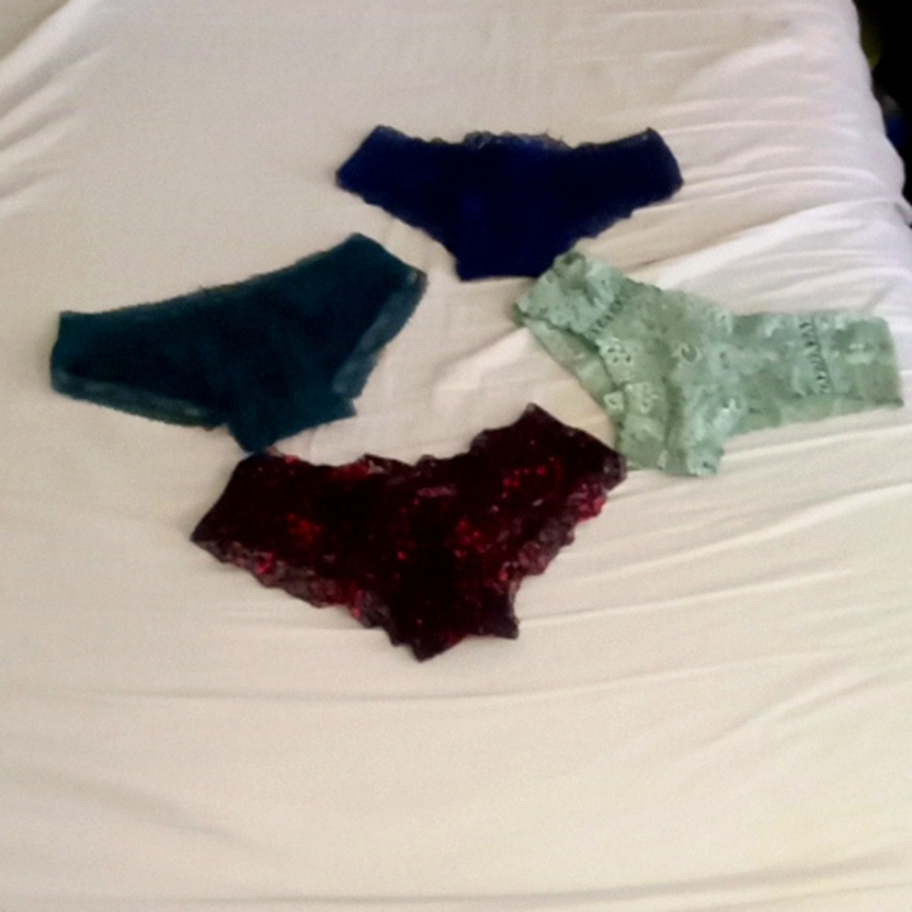 Victoria's secret Lacey cheeky bikinis with tags on size extra small -
